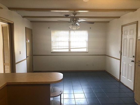 3rd image of 5421 NE Grand Blvd