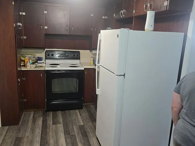 324 S Oil Ave — Photo 7