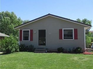 37 Brook Cir, Pella, IA 50219
