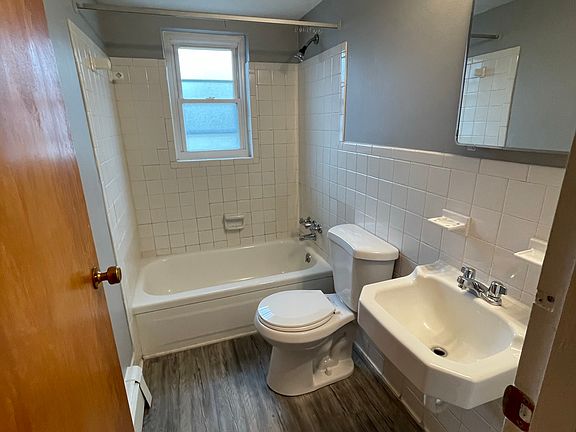 4th image of 811 Rosemont Ave #7