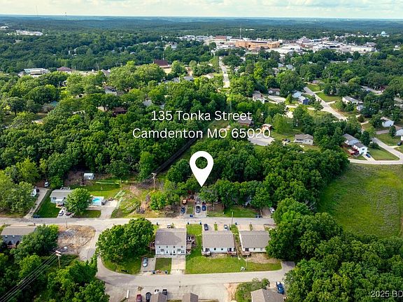 3rd image of 135 Tonka St