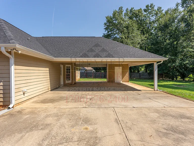 251 Owens Rd — Photo 3