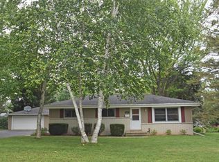 413 Field St, Mukwonago, WI 53149