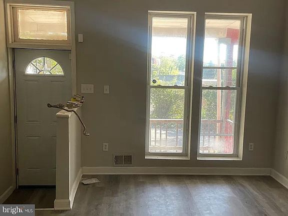 5th image of 2658 Presbury St
