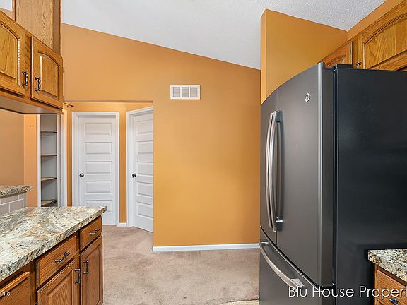 5th image of 735 Bradford Pl NE #20