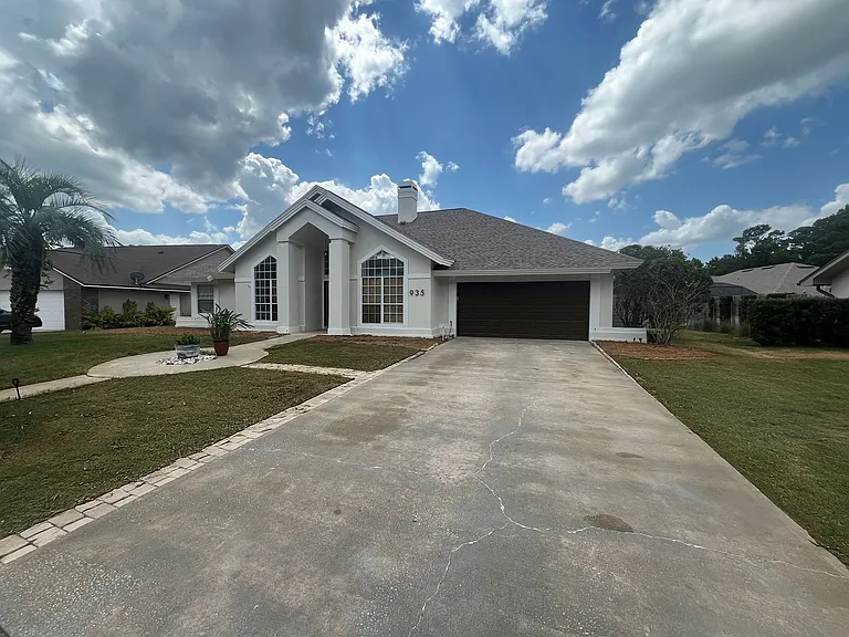 935 Shriver Cir — Photo 6