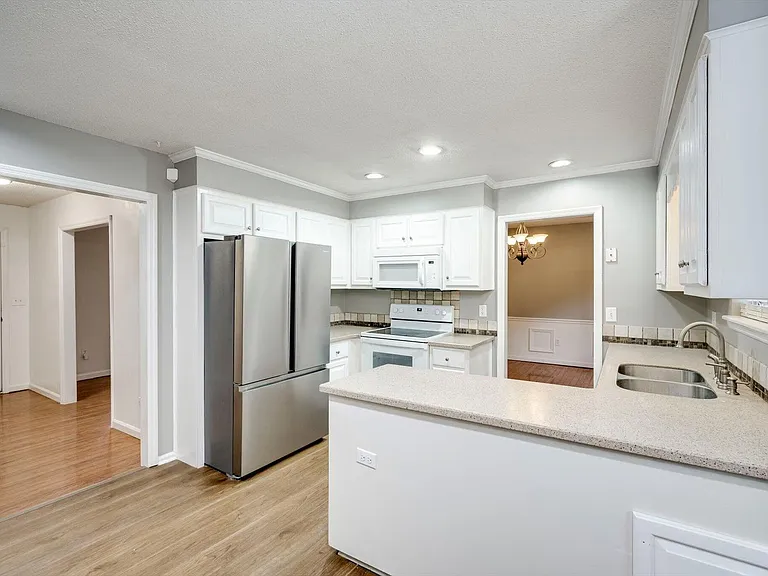 2508 Sand Ridge Ct — Photo 13