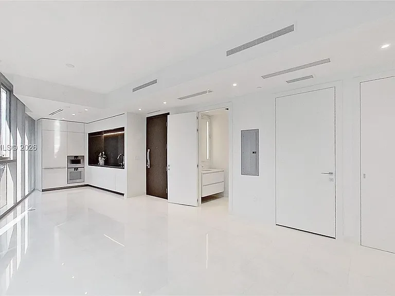 300 Biscayne Boulevard Way #506E — Photo 3