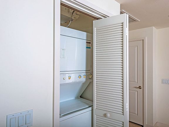 4th image of 1080 Park Blvd Unit 1016