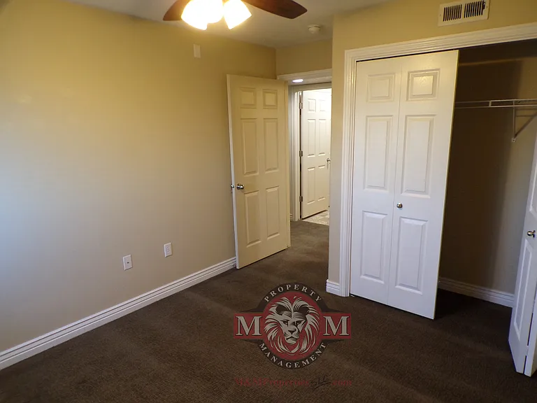 104 E Resaca Dr #E2 — Photo 17