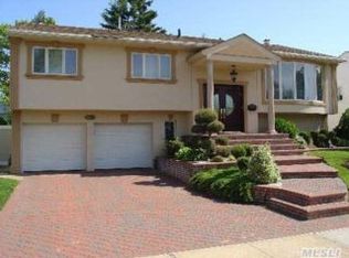 636 Michelle Pl, Valley Stream, NY 11581