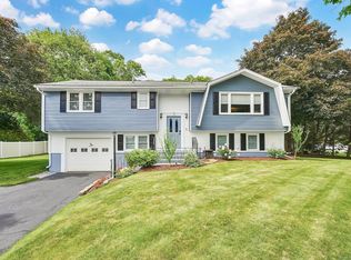 15 S Farms Dr, Manchester, CT 06040