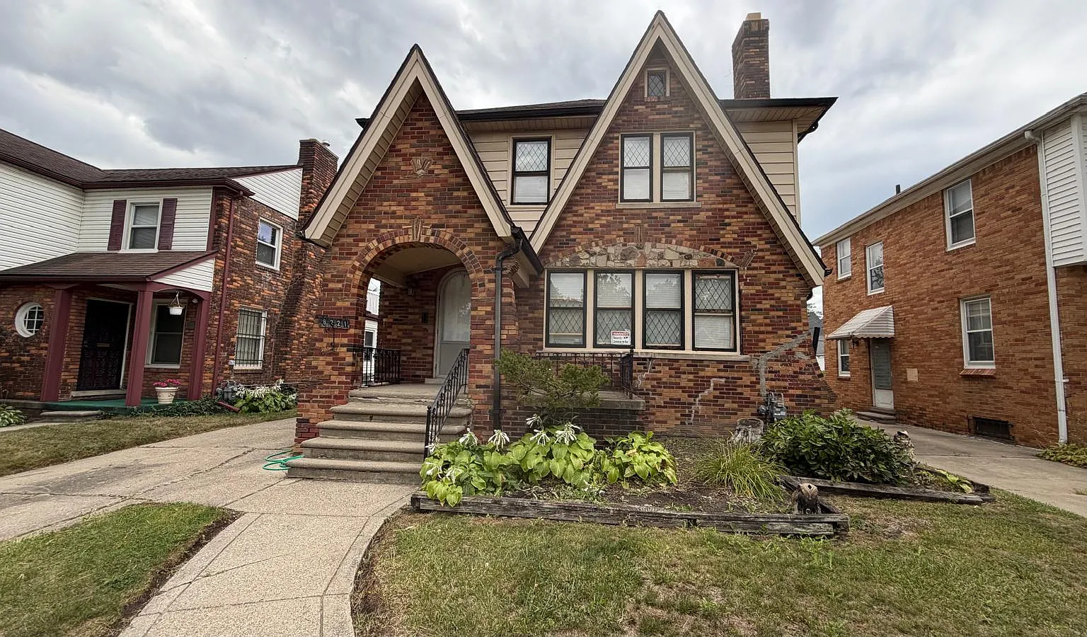 3 bed, 1.5 bath, 1552 sqft, $1,400 — Photo 1