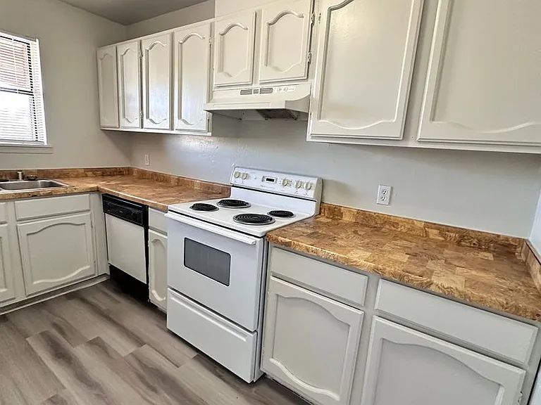 3504 Tulane Dr Ne — Photo 5