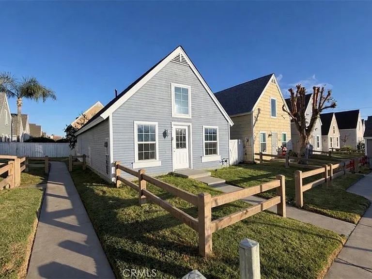14560 Woodland Dr — Photo 2