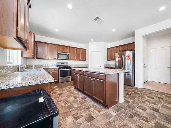 4th image of 33056 Saint Emilion Ct
