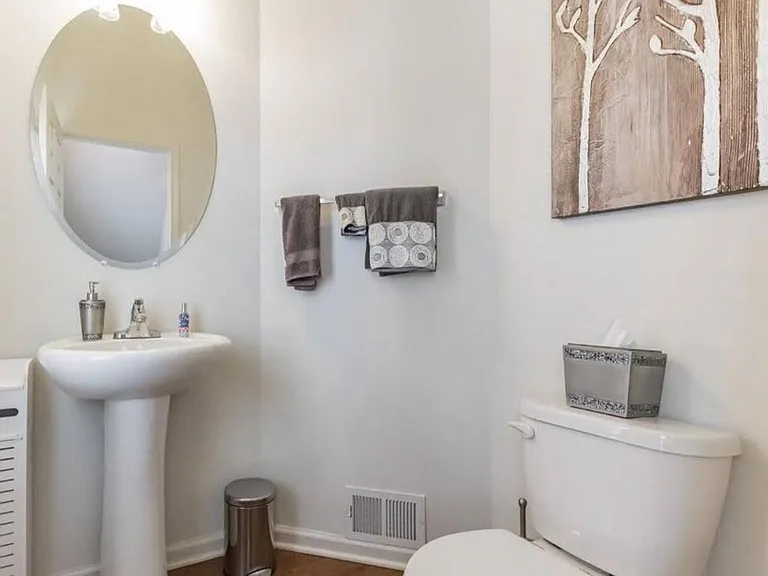 1343 Parish Ave — Photo 4
