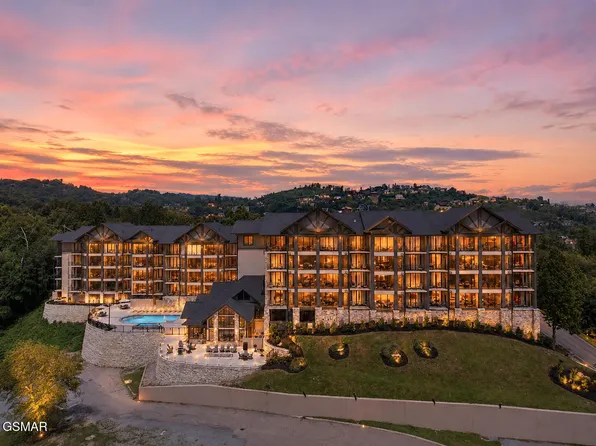 855 Campbell Lead Rd #301, Gatlinburg, TN 37738