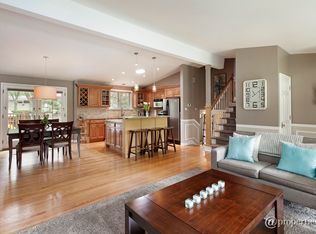 637 Clearview Dr, Glenview, IL