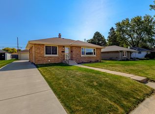 5616 S Kirkwood Ave, Cudahy, WI 53110