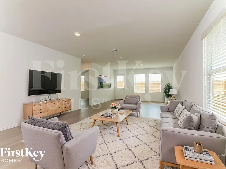 4530 Emma Way — Photo 4