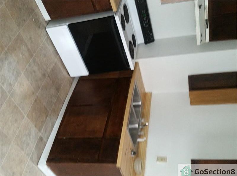 2nd image of 1228 Preston St