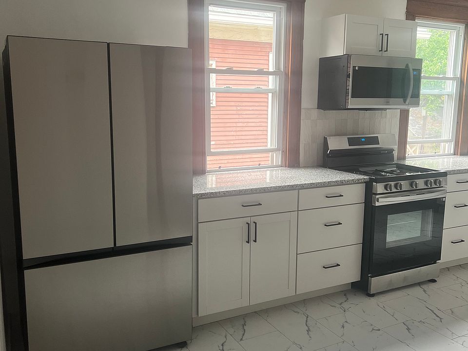 1st image of 426 W Delavan Ave