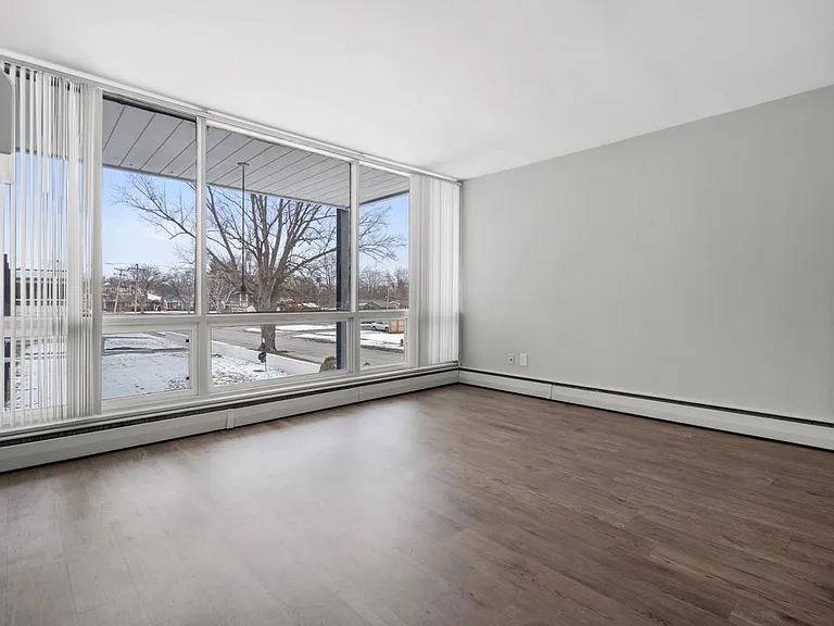 Altitude Apartments East — Photo 31