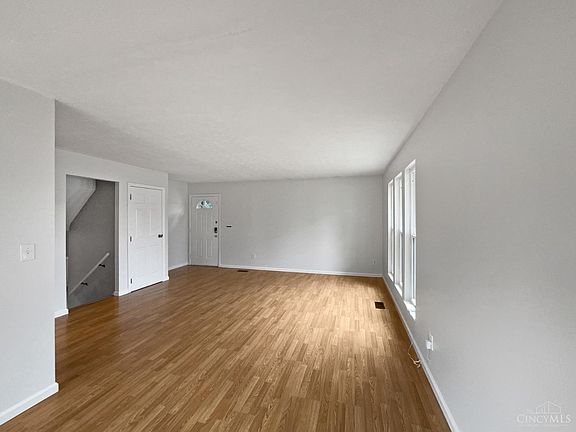 3rd image of 1738 Laredo Dr