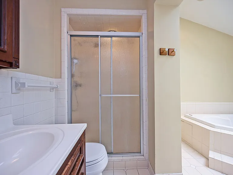 7777 Kugler Mill Rd — Photo 24