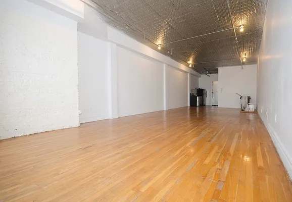 Rented by Tapiro Realty | media 13