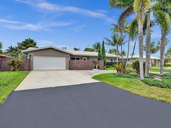 2nd image of 541 SE 13th Ct