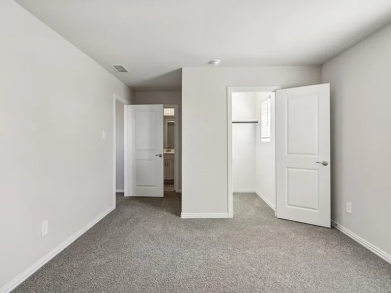 901 Edgehurst Dr — Photo 17