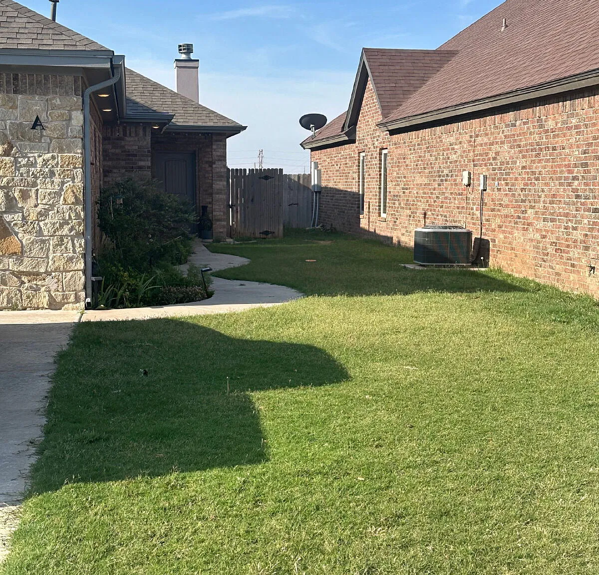 3 bed, 2.0 bath, 1346 sqft, $1,500 — Photo 1