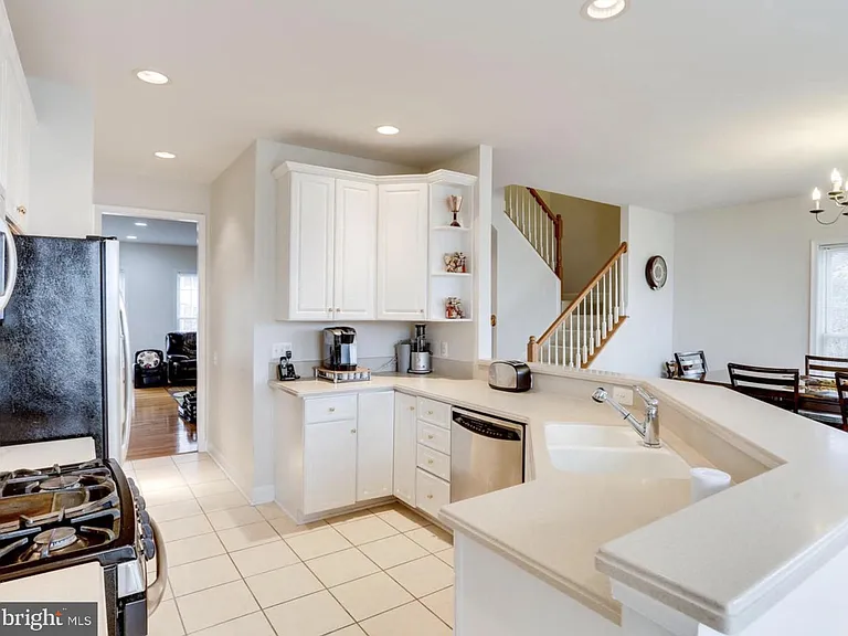 9283 Laurel Ridge Crossing Rd — Photo 12