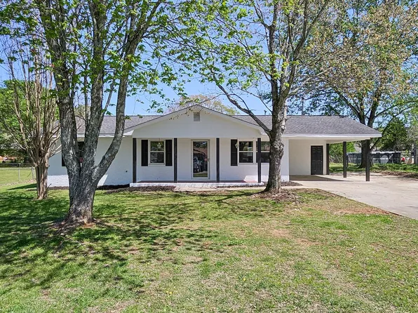 40 Francis Ct, Rogersville, AL 35652