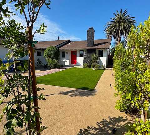 Private front yard