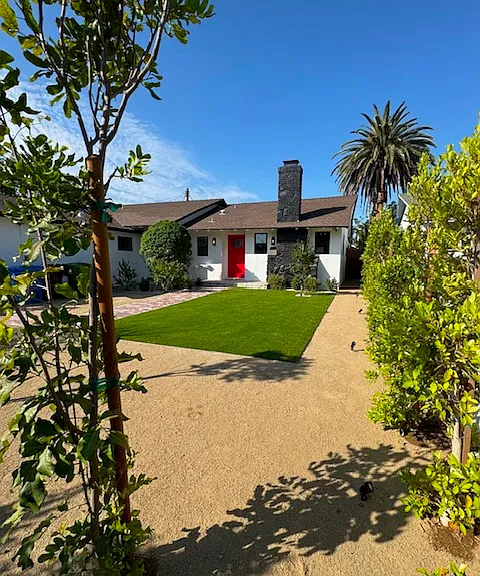 Private front yard