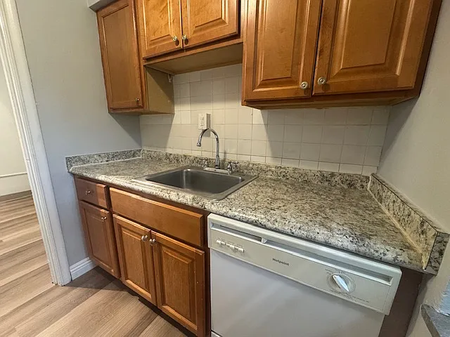 Royal Gardens Apartments — Photo 50