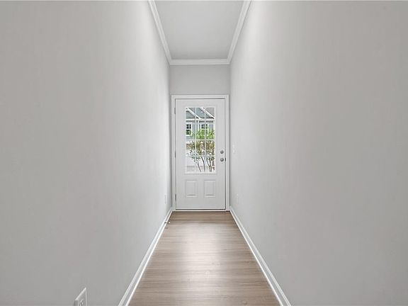 5th image of 304 Whitetail Cir