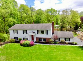35 Pecan Ln, Oak Ridge, NJ 07438