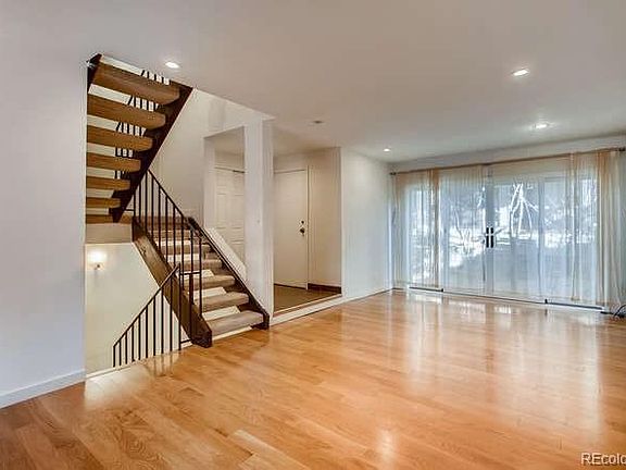5th image of 960 N Pennsylvania St APT 6