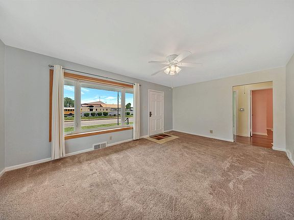 3rd image of 535 S Congress Ave