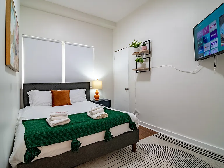 117 E Bellevue Pl #2 — Photo 11