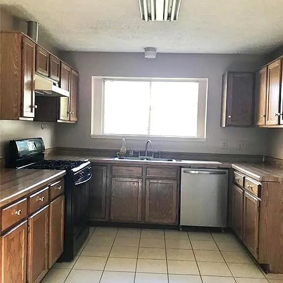 13419 Klamath Falls Dr — Photo 4