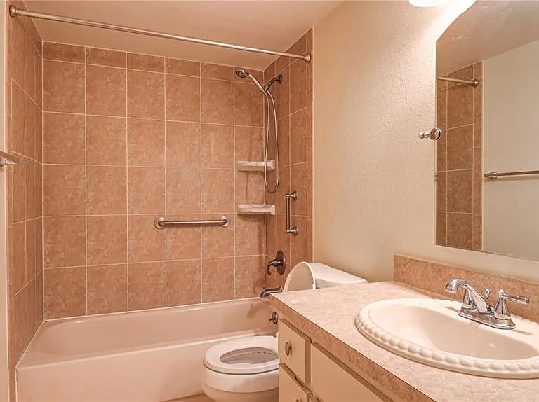 3399 Mermoor Dr #207 — Photo 9