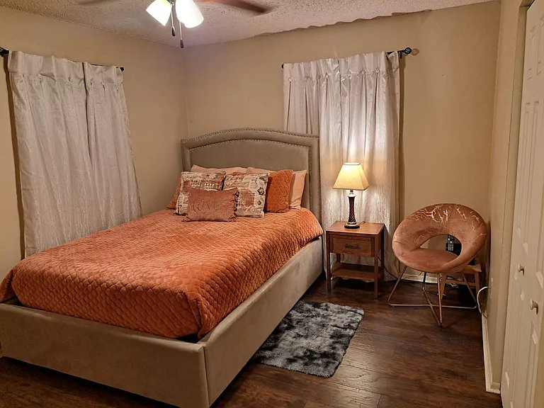 2224 Owasso Ct — Photo 2