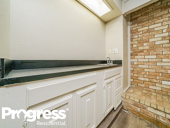 5th image of 4616 Gleneagle St