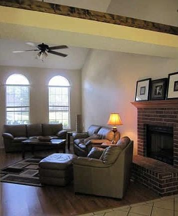 4th image of 2603 Crockett Dr