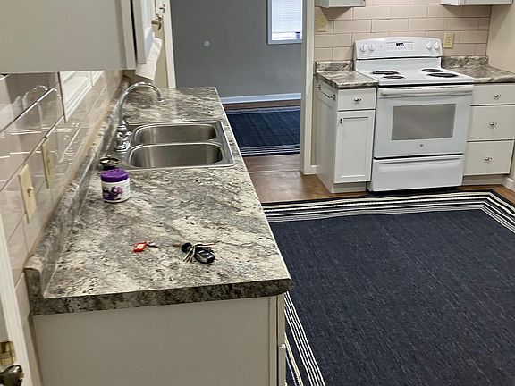 2nd image of 5411 1/2 So 21st St